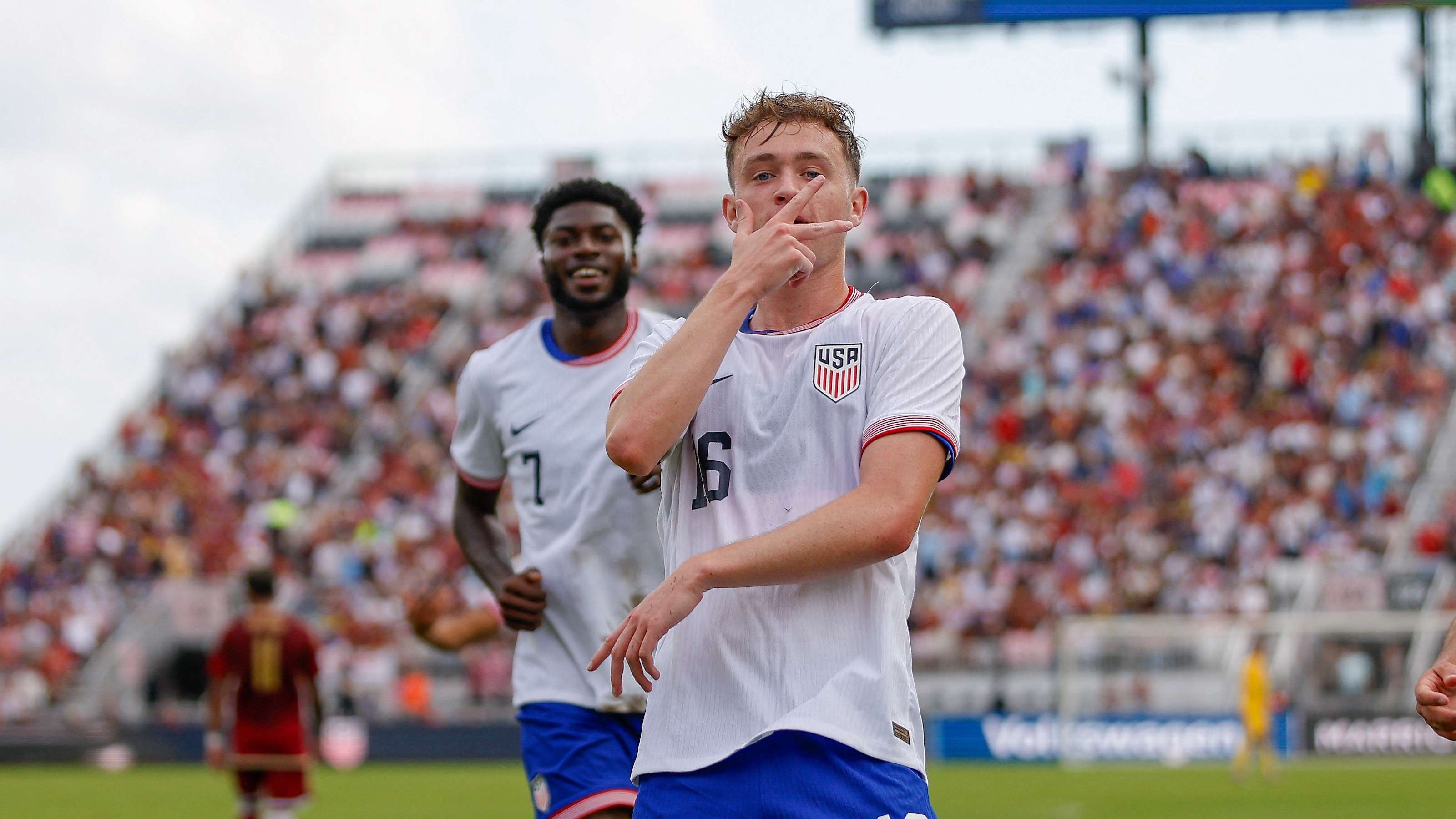 默契使得球 默契使得球