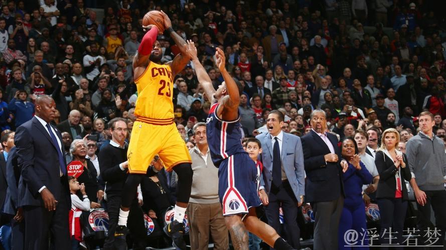 詹姆斯外线接球 漂移三分精准命中 詹姆斯外线接球 漂移三分精准命中